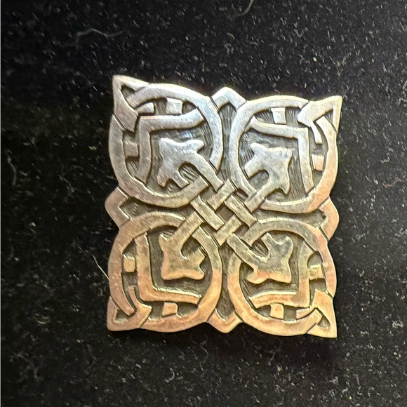 Celtic Knot UNISEX Silver Brooch from Ireland - Picture 4 of 5